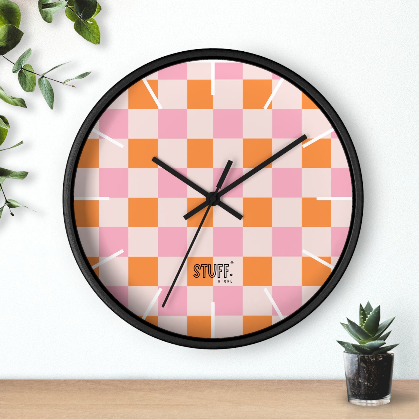 Horloge Murale Vintage Peachy | Design Rétro à Damier Orange et Rose