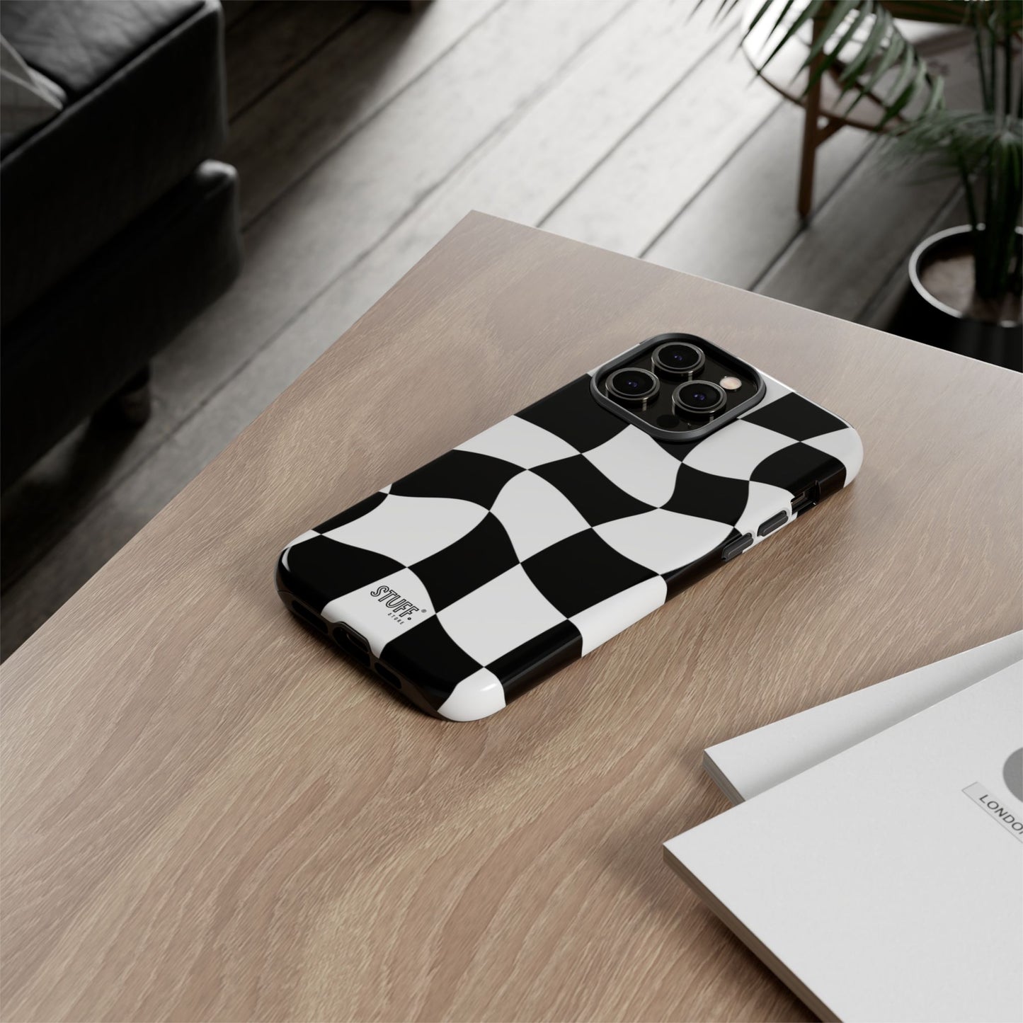 Checkers Case | Coque résistante double protection et Design en Damier déformé