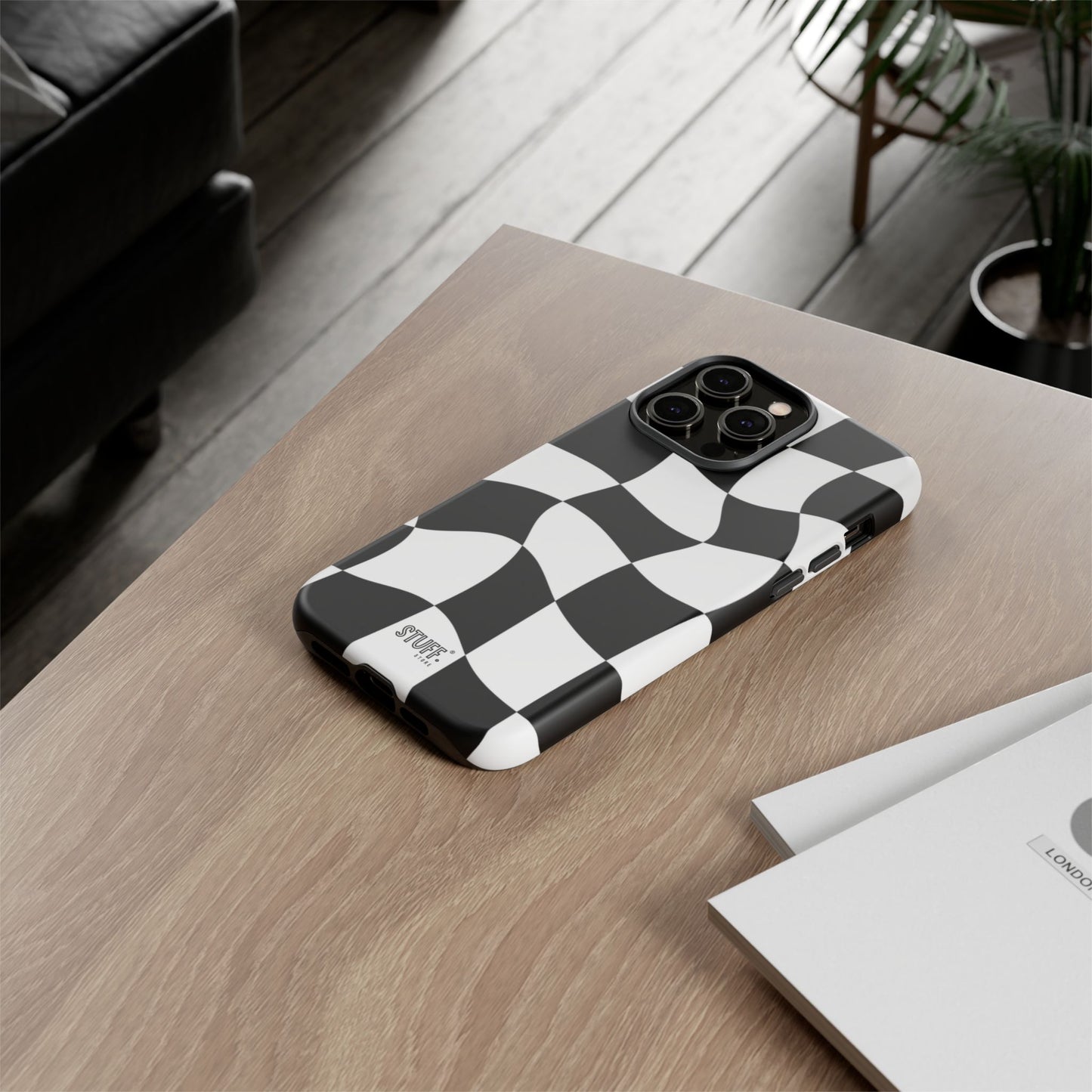 Checkers Case | Coque résistante double protection et Design en Damier déformé