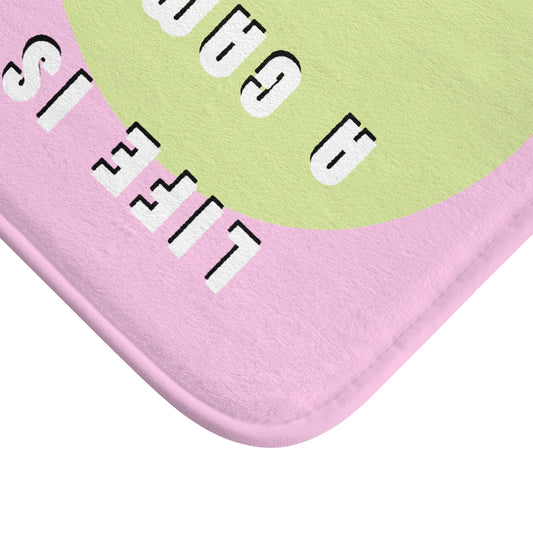 Tapis de Bain "Life is a Game of Energy" | Design Unique & Antidérapant