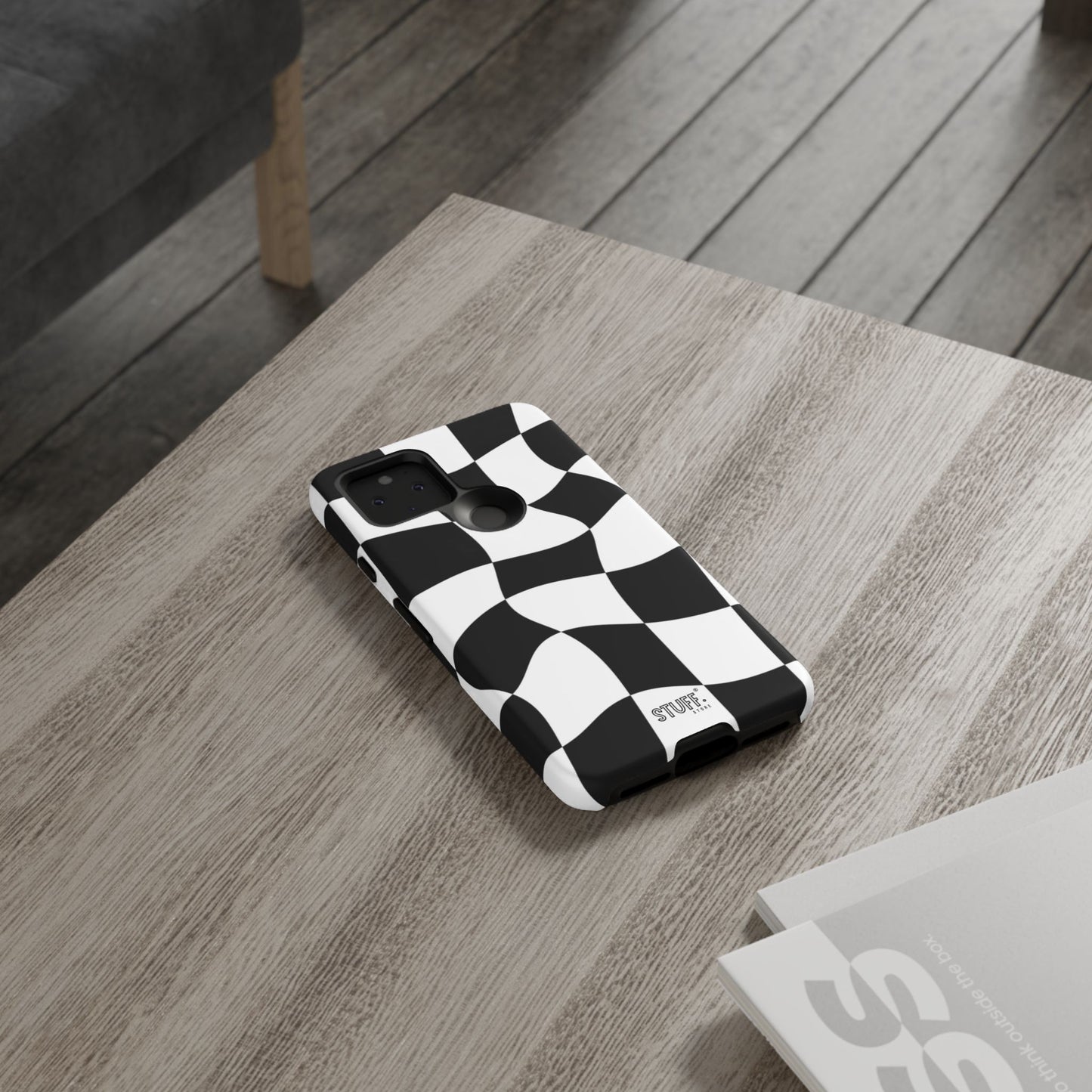 Checkers Case | Coque résistante double protection et Design en Damier déformé