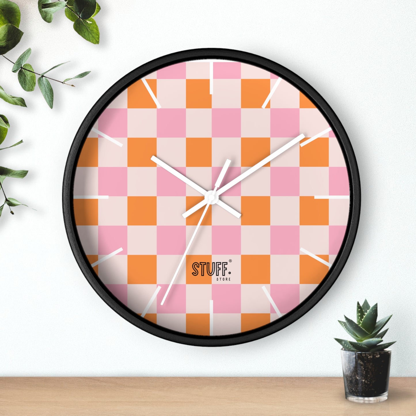 Horloge Murale Vintage Peachy | Design Rétro à Damier Orange et Rose