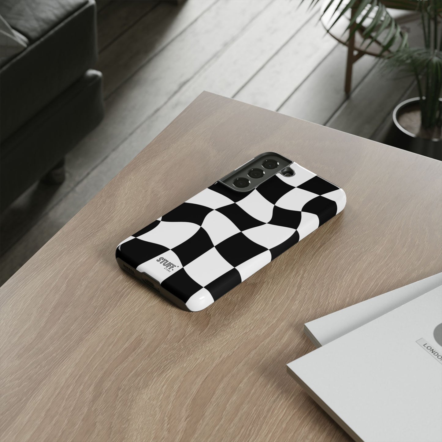 Checkers Case | Coque résistante double protection et Design en Damier déformé