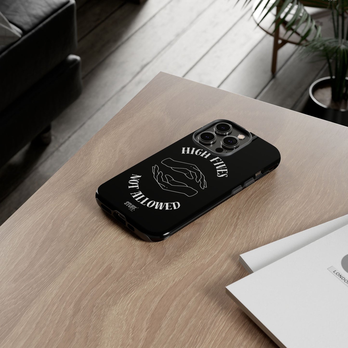 No High Fives Case | Coque légère et résistante – Design affirmé & minimaliste