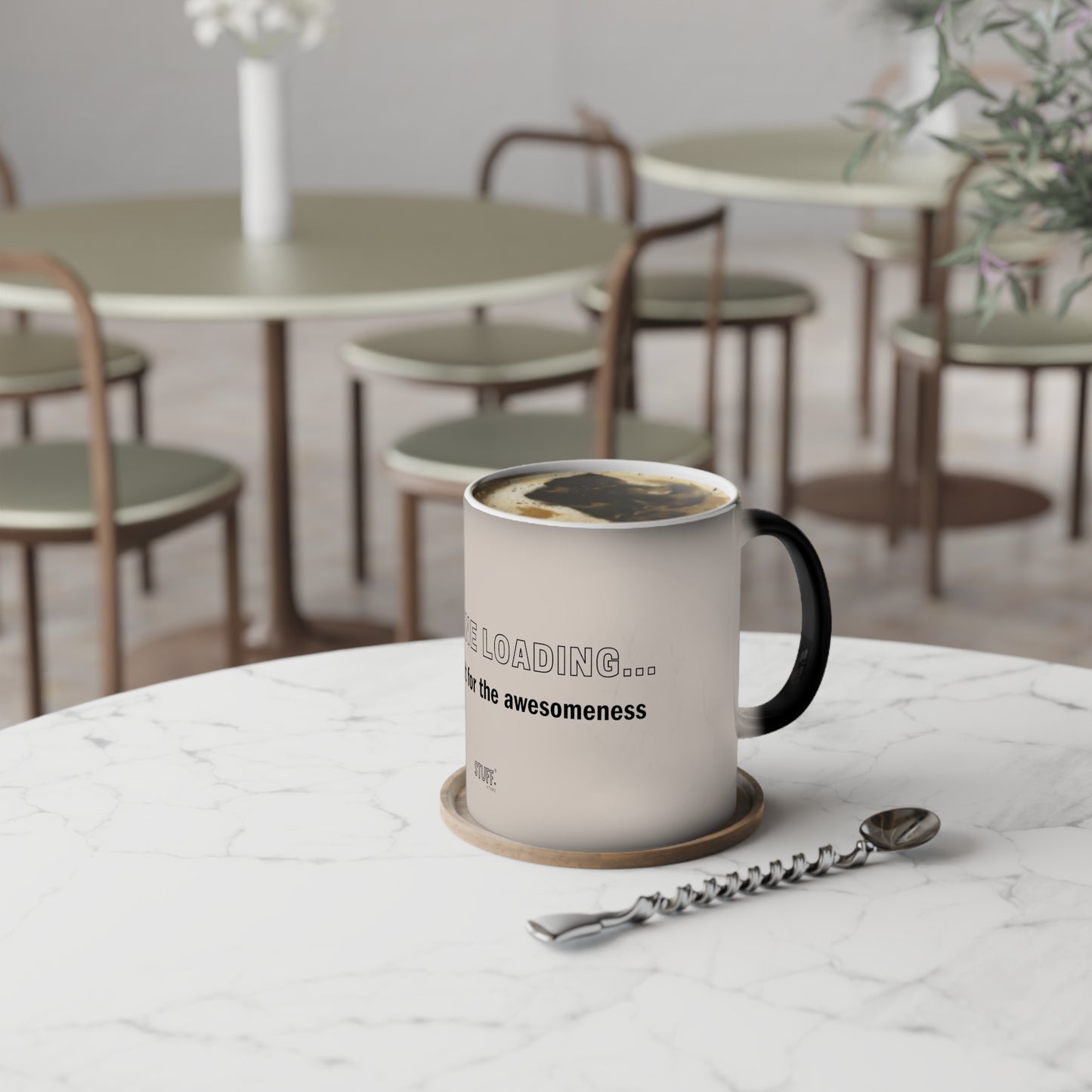 Caffeine Loading... Cup | Mug magique thermoréactif avec phrase motivante – 330ml