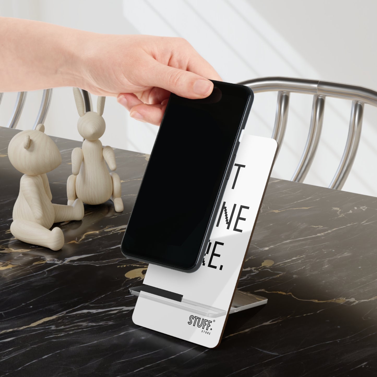 Support téléphone bureau “Put Phone Here” | Design fun & minimaliste