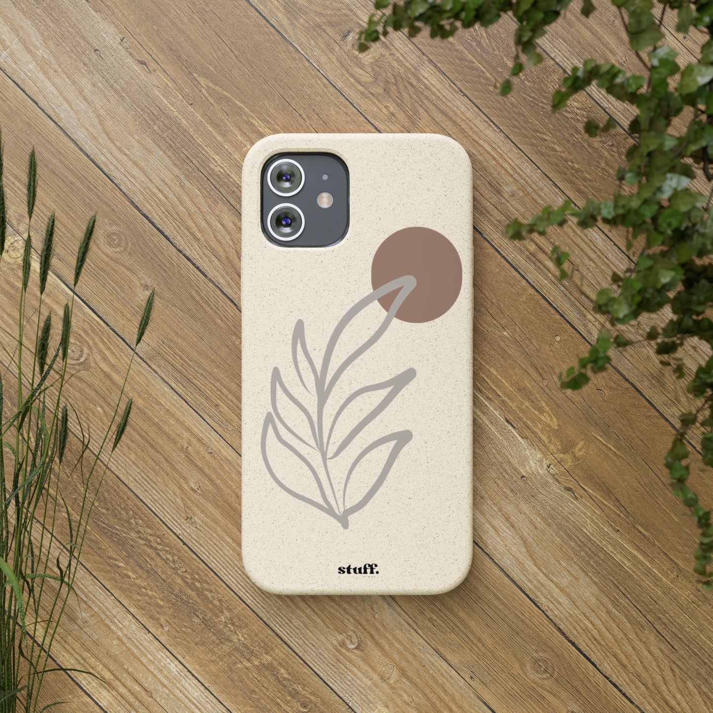 funda de teléfono biodegradable con rama boho