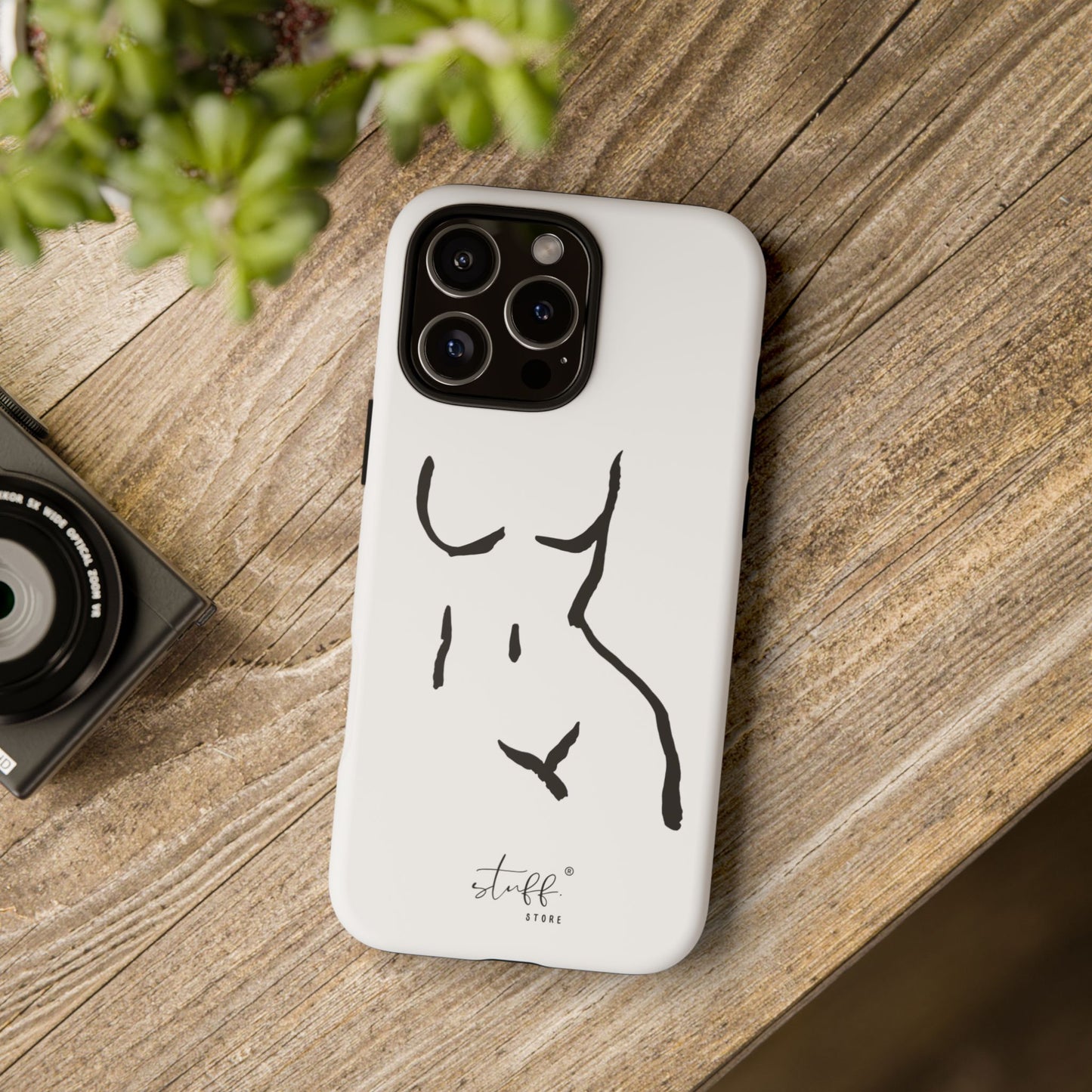 The Curve Case | Resistant double protection shell with Minimalist Design by Women
