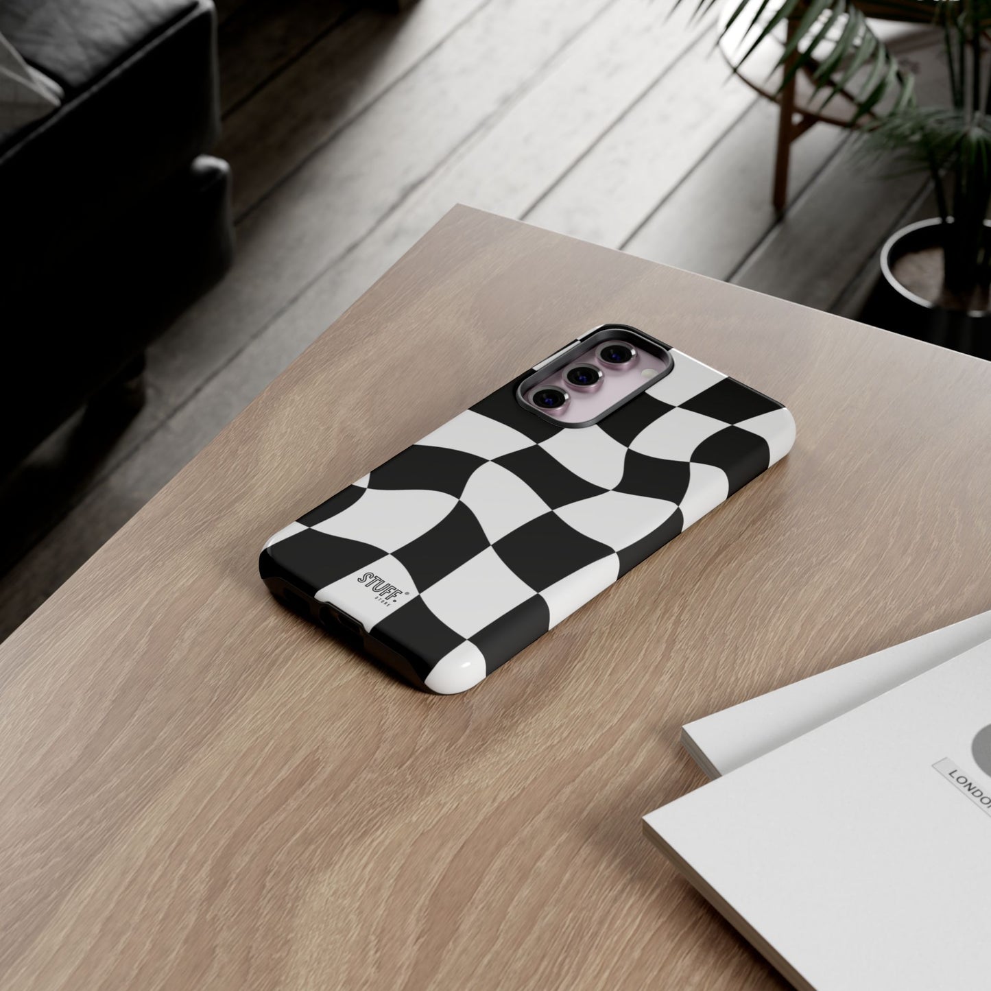 Checkers Case | Coque résistante double protection et Design en Damier déformé