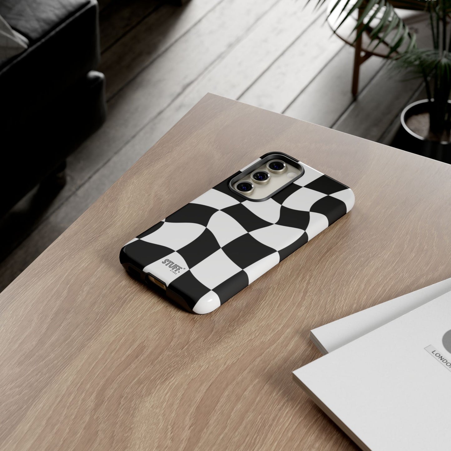 Checkers Case | Coque résistante double protection et Design en Damier déformé