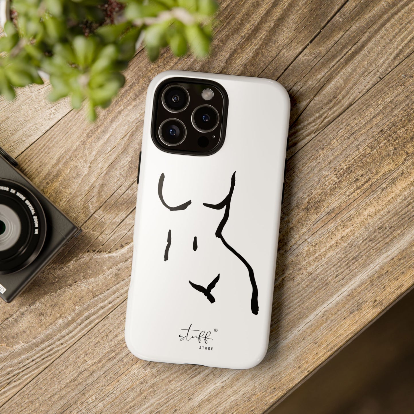 The Curve Case | Resistant double protection shell with Minimalist Design by Women