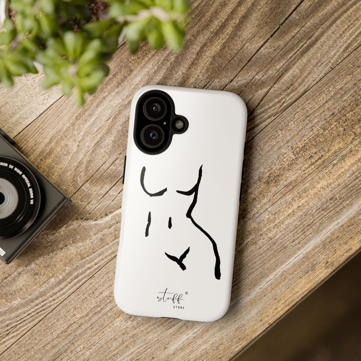 The Curve Case | Resistant double protection shell with Minimalist Design by Women