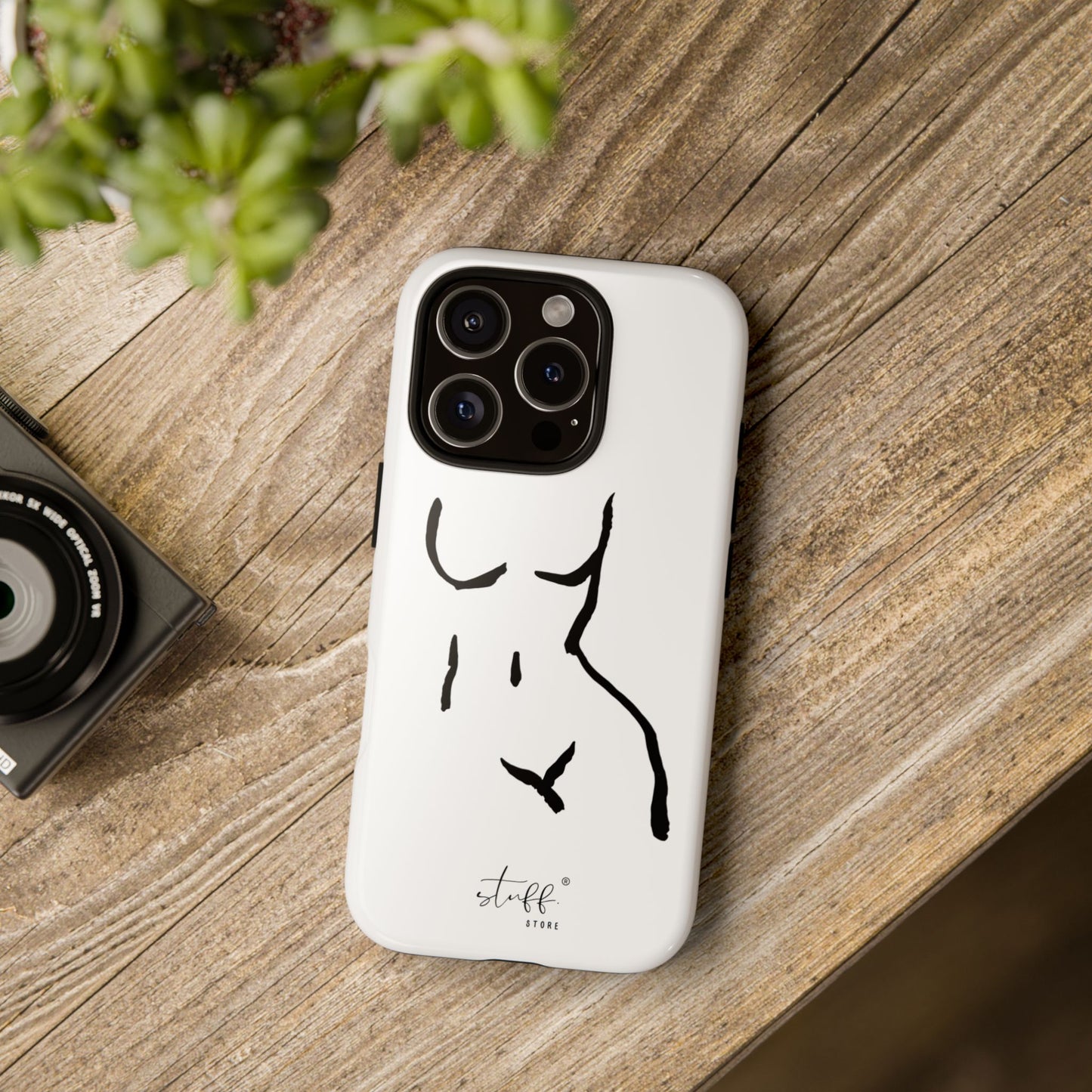 The Curve Case | Resistant double protection shell with Minimalist Design by Women